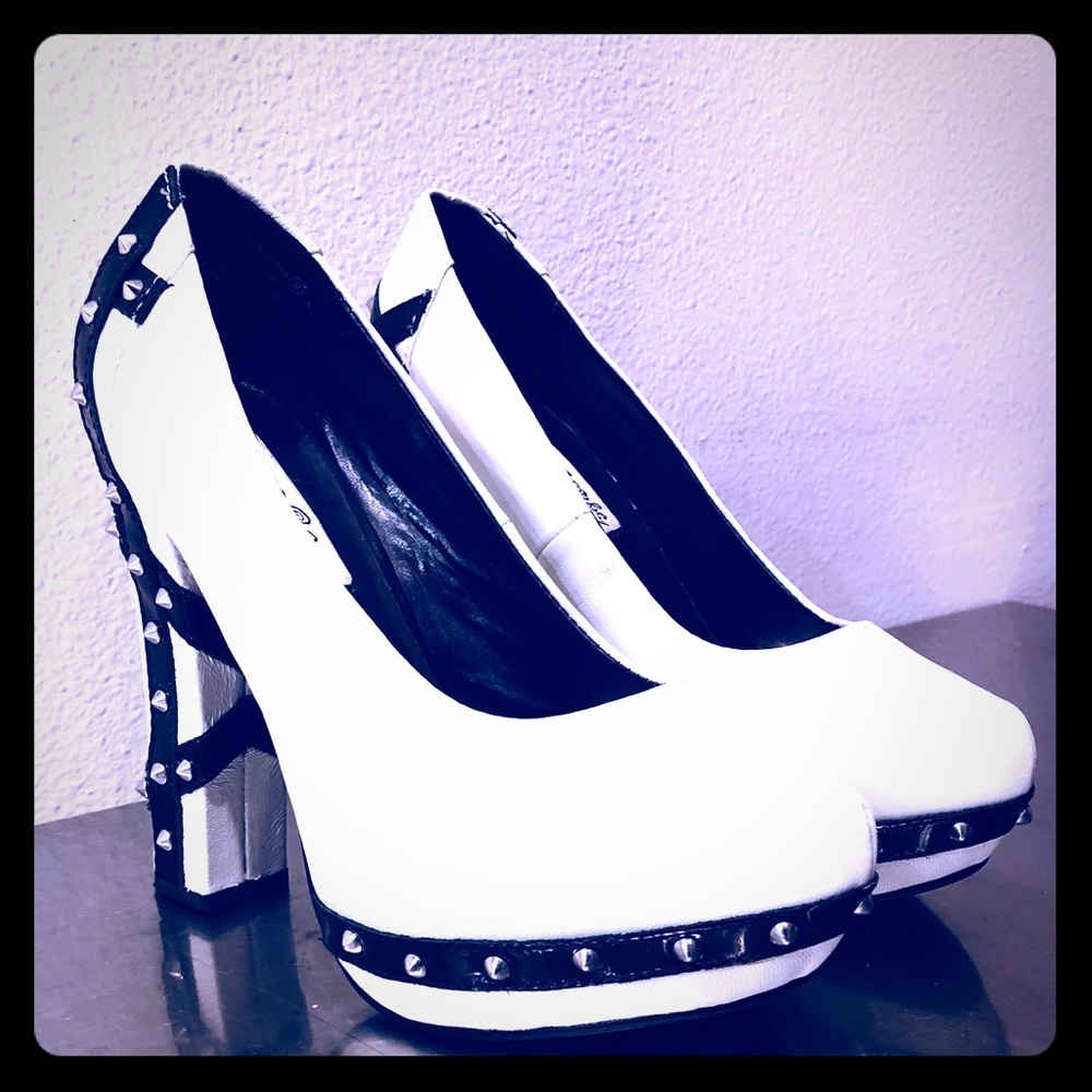 Punk Rocker White Leather Pumps